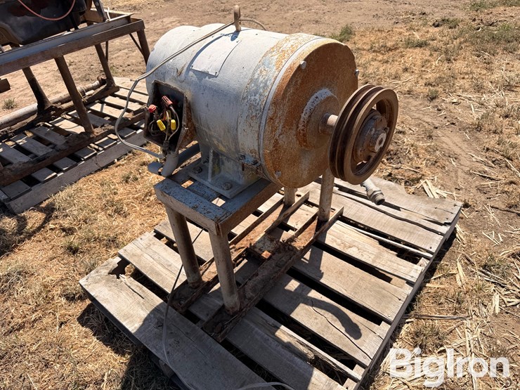 15kw-pivot-generator-image-2
