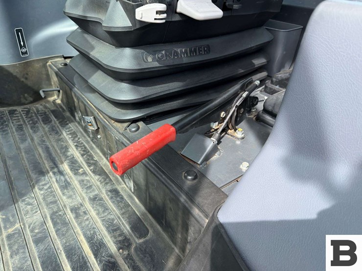 2013-kubota-m110gx-image-61