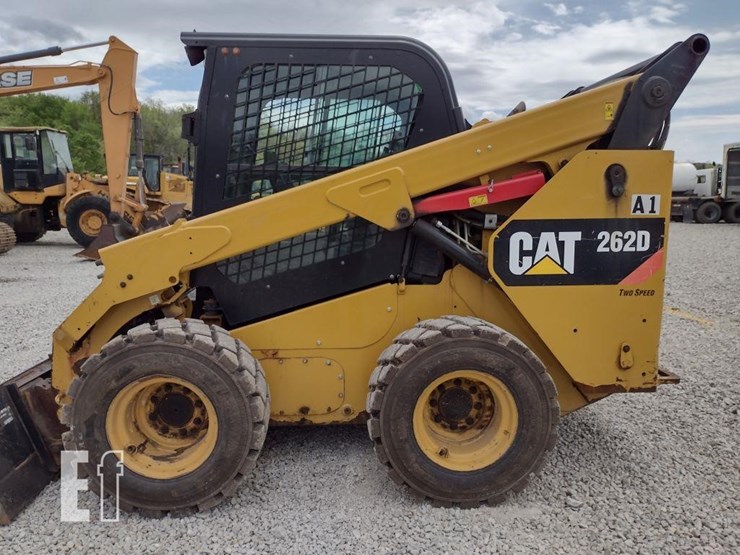 2018-caterpillar-262d-image-11