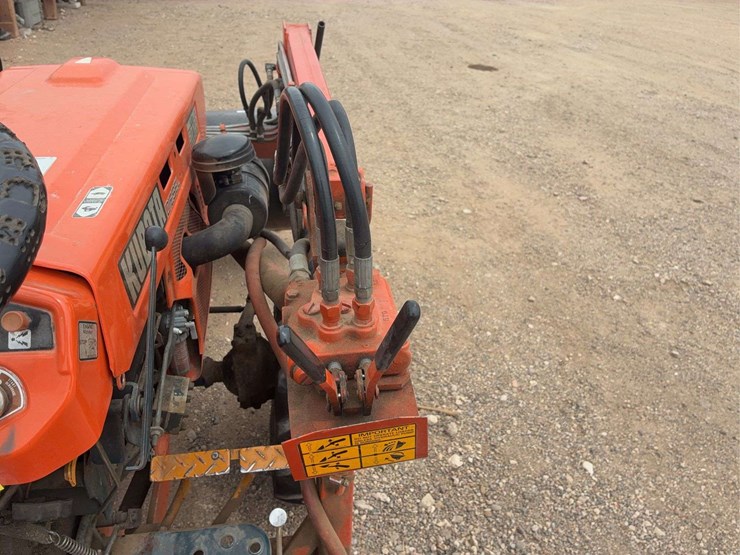 1991-kubota-b7100-image-11