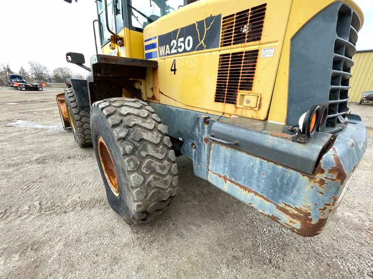 komatsu-wa250-5-image-26