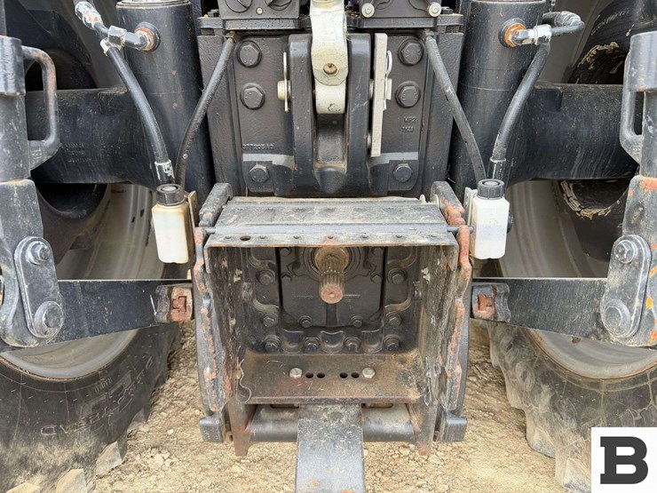 2018-case-ih-magnum-310-image-42