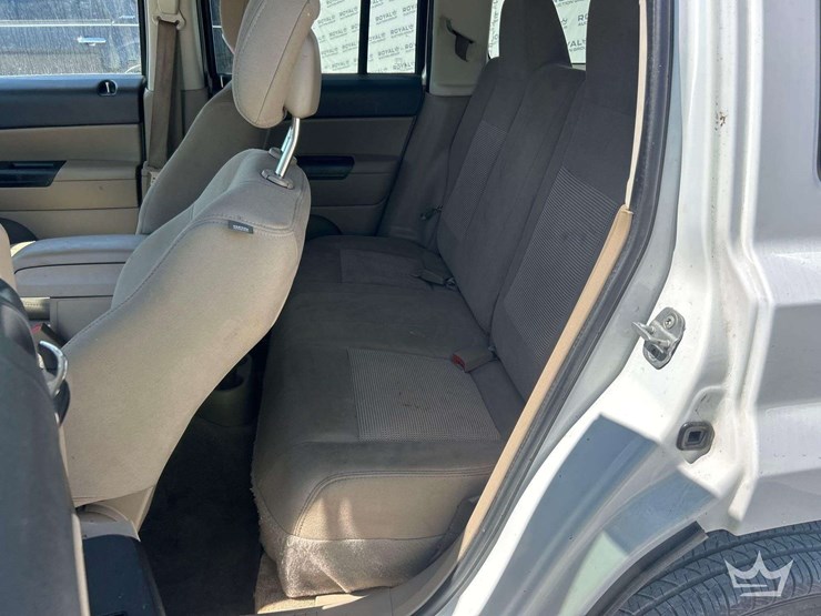 2014-jeep-patriot-image-16