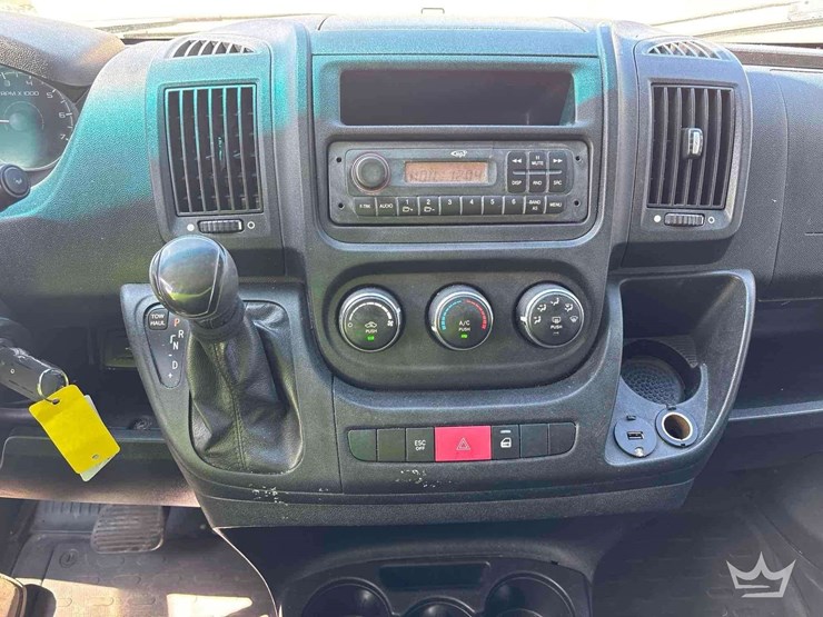 2014-dodge-2500-image-11