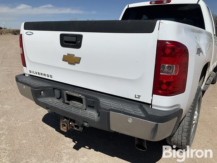 2013-chevrolet-silverado-2500-image-14