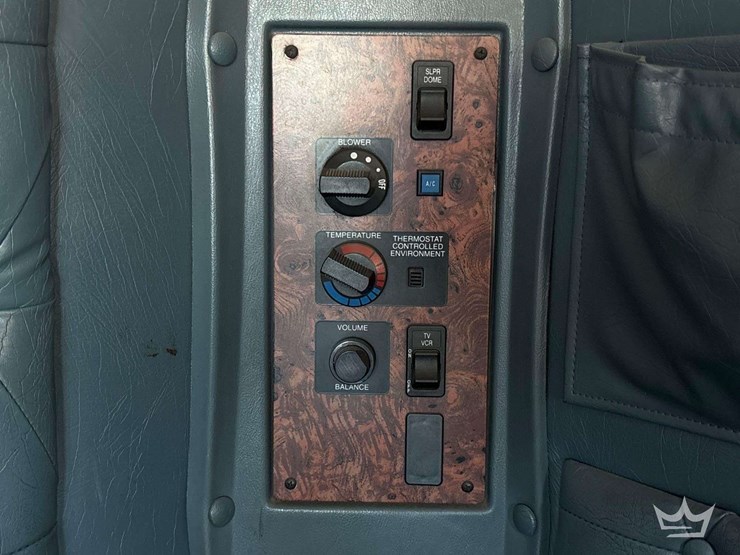2001-international-9200i-image-34