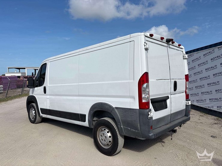 2014-ram-promaster-1500-image-4