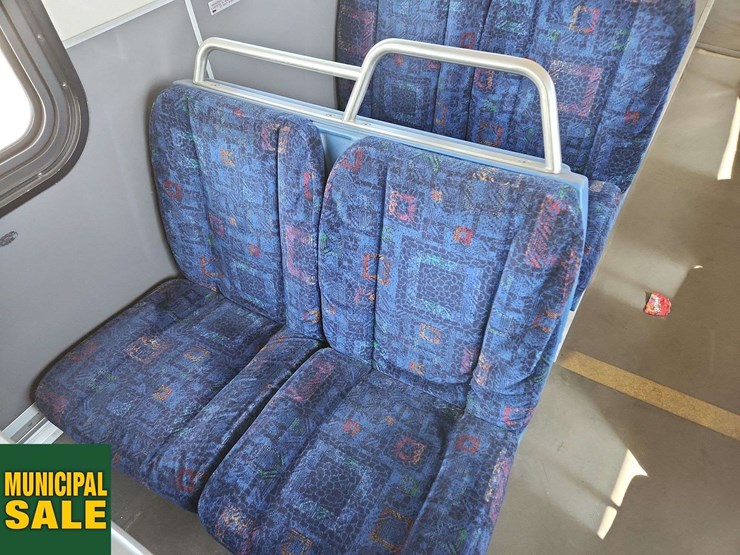 2006-new-flyer-d40lf-image-25
