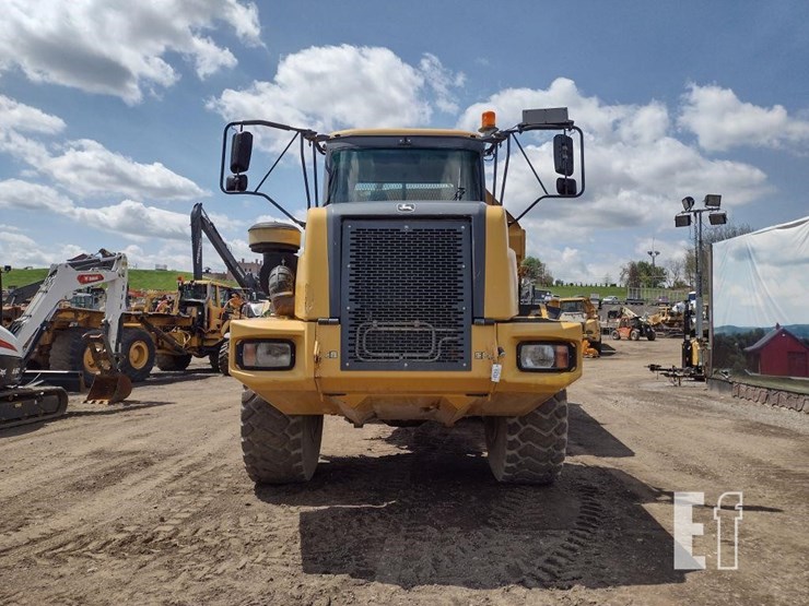 deere-300d-image-2