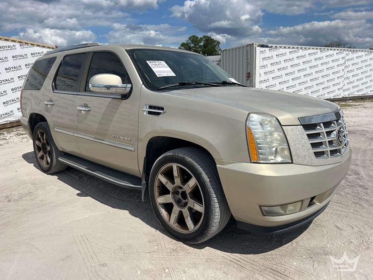 2007-cadillac-escalade-image-2