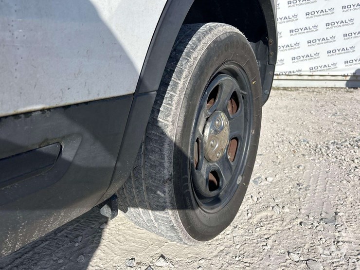 2016-ford-explorer-image-22