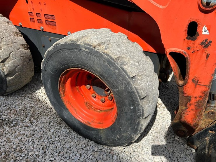 2018-kubota-ssv75-image-12