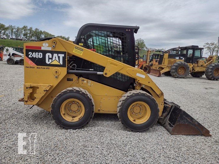 2016-caterpillar-246d-image-3