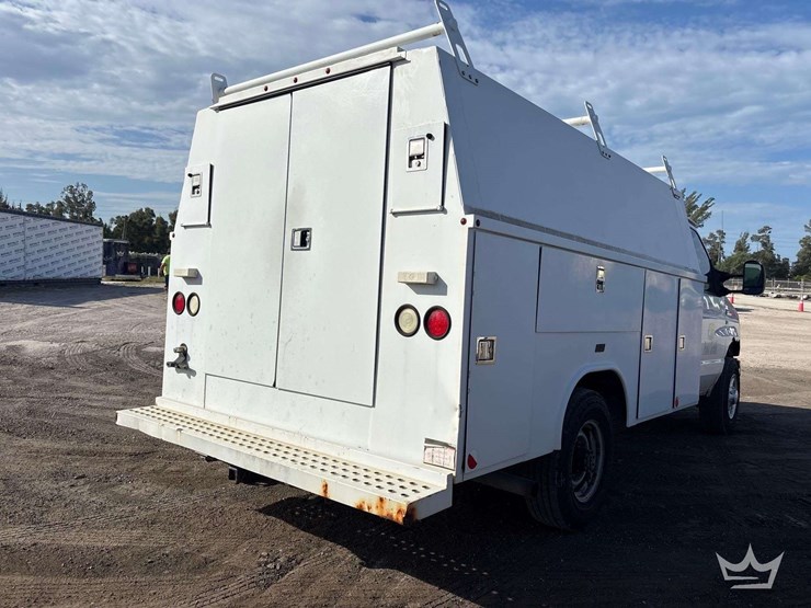 2014-ford-e350-image-3