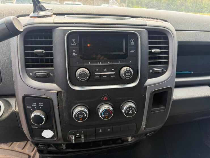 2014-dodge-1500-image-43