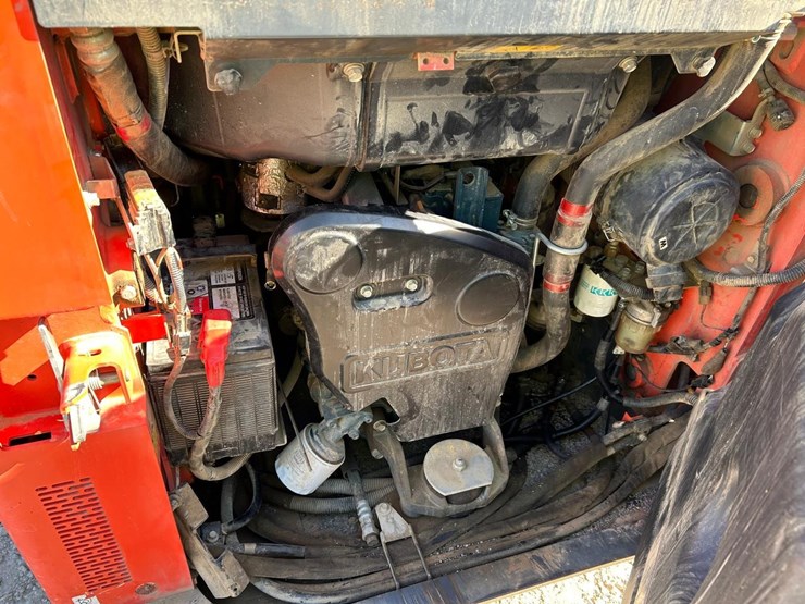 2017-kubota-ssv65-image-14