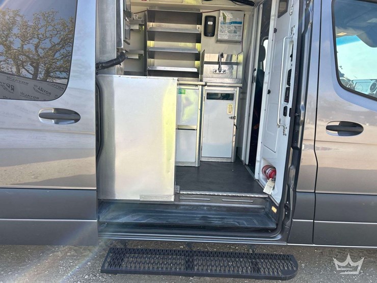 2021-mercedes-benz-sprinter-4500-image-20