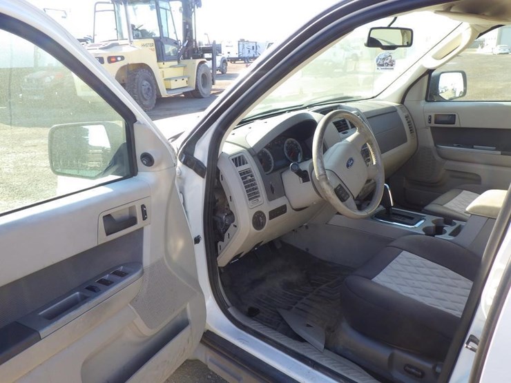2009-ford-escape-image-6