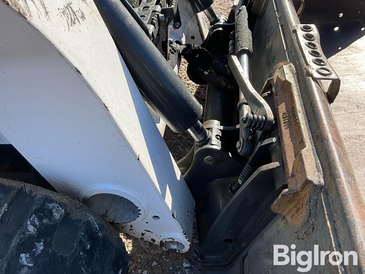 2018-bobcat-t740-image-19