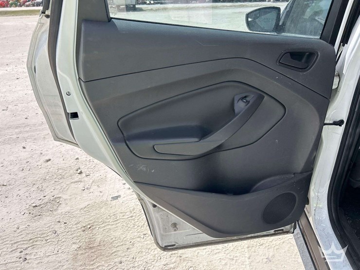 2015-ford-escape-image-19