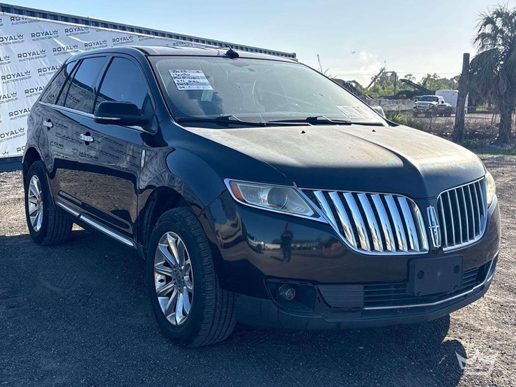 2013-lincoln-mkx-image-2