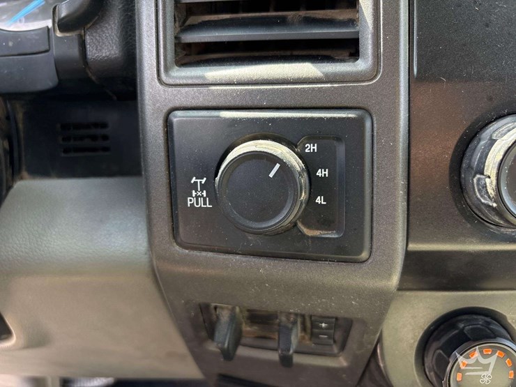 2021-ford-f250-image-25