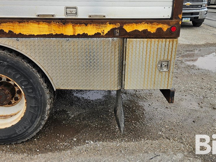 2007-ford-f750-image-12