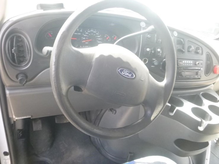 2008-ford-e450-image-11