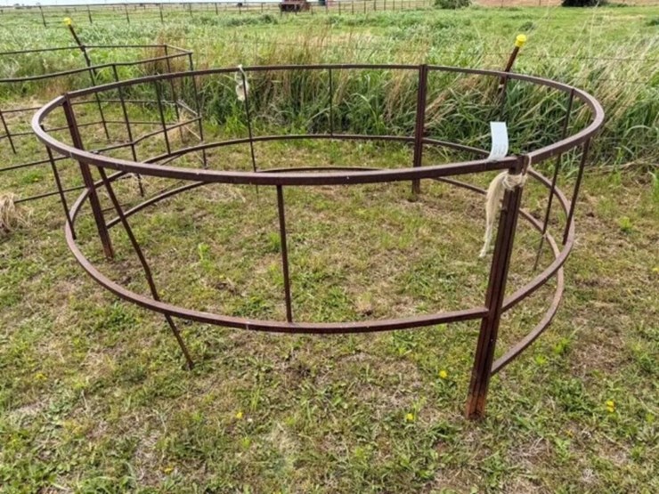 steel-round-bale-feeder-image-1