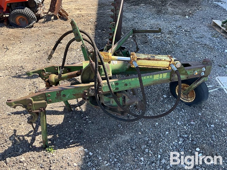 john-deere-7-image-7
