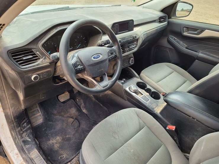 2021-ford-escape-image-14