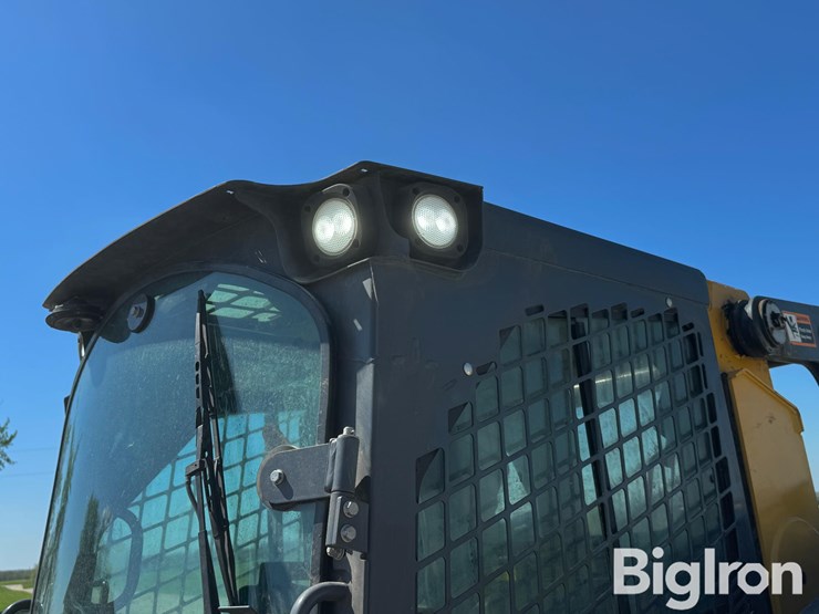 2021-deere-331g-image-16