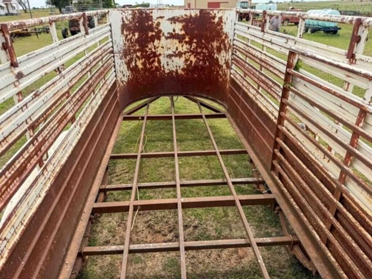 16’-livestock-trailer-image-18