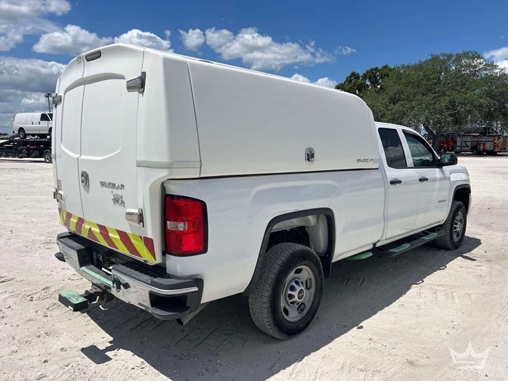 2017-gmc-sierra-2500-image-3