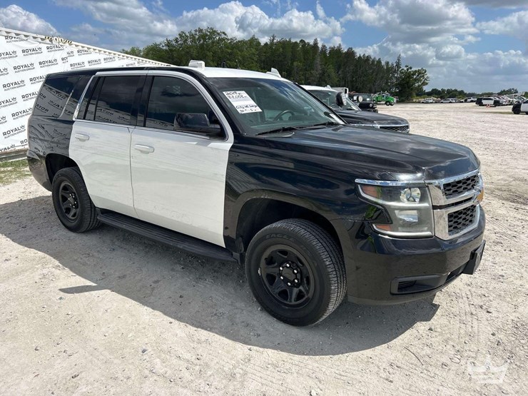 2019-chevrolet-tahoe-image-2