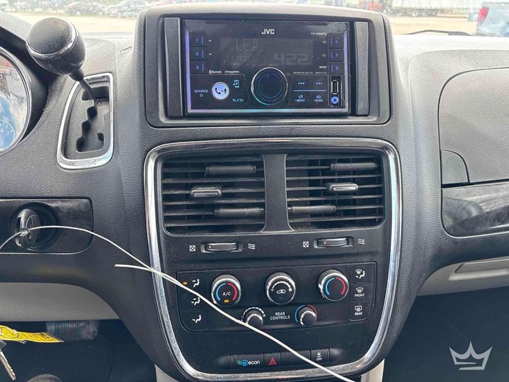 2017-dodge-grand-caravan-image-15