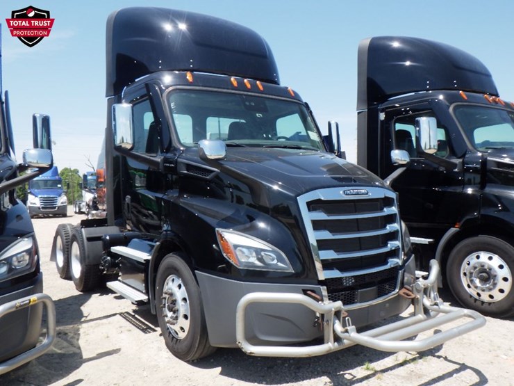 2022-freightliner-cascadia-116-image-3