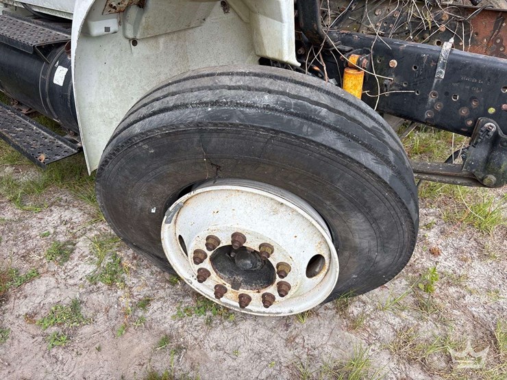 2006-international-durastar-4300-image-47