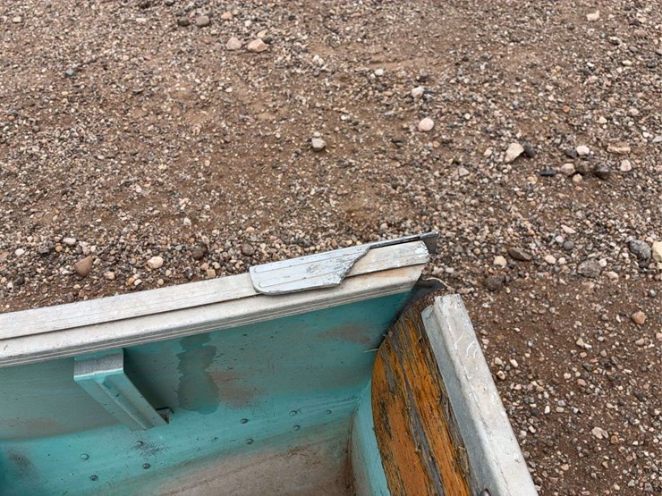 12ft-aluminum-bottom-boat-image-7