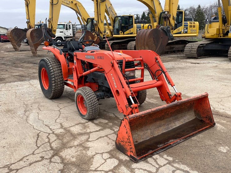 #4054-•-kubota-tractor-image-3