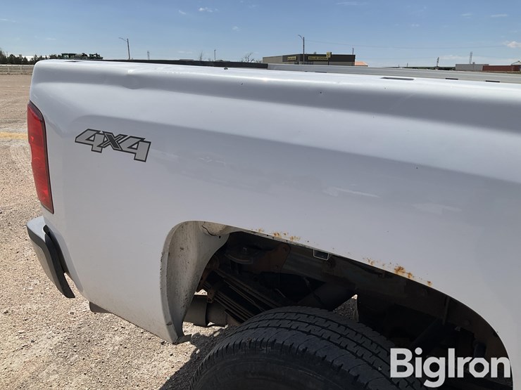 2012-chevrolet-silverado-3500-image-15