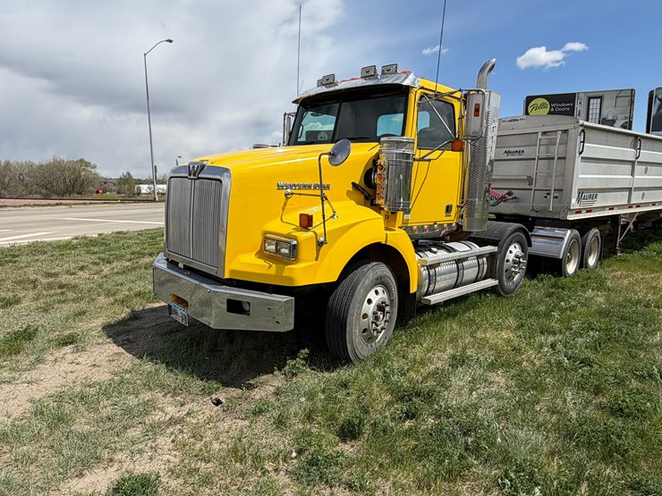 2009-western-star-day-cab-image-1