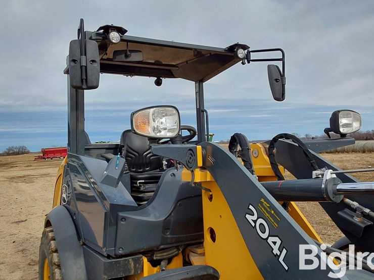 deere-204l-image-16