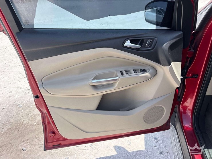 2014-ford-escape-image-11