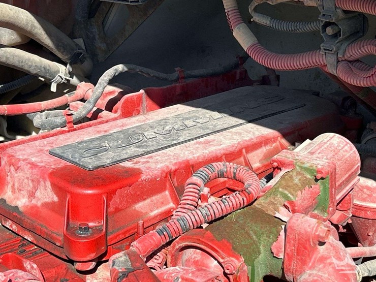 2019-freightliner-m2-106-image-9