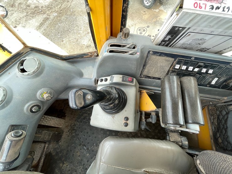 2001-volvo-l120d-image-50