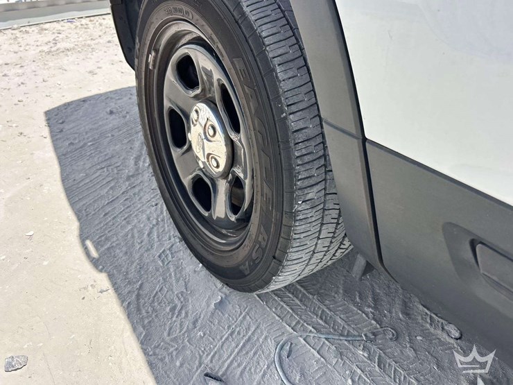 2016-ford-explorer-image-25