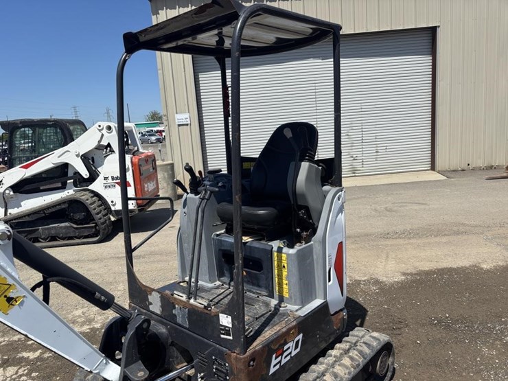 2020-bobcat-e20-image-23