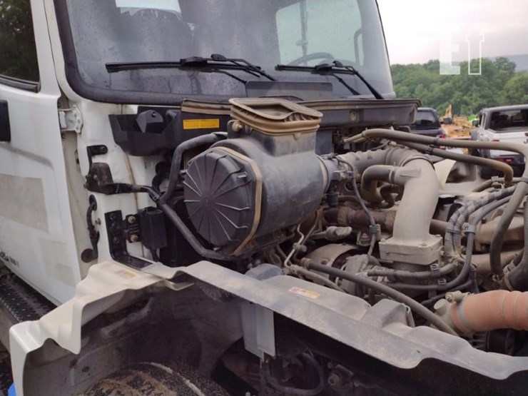 2015-hino-338-image-23