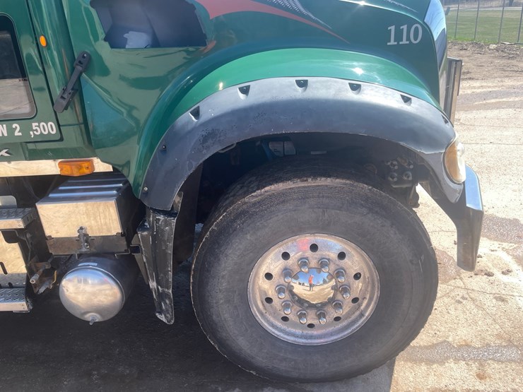2013-mack-granite-104fr-image-41
